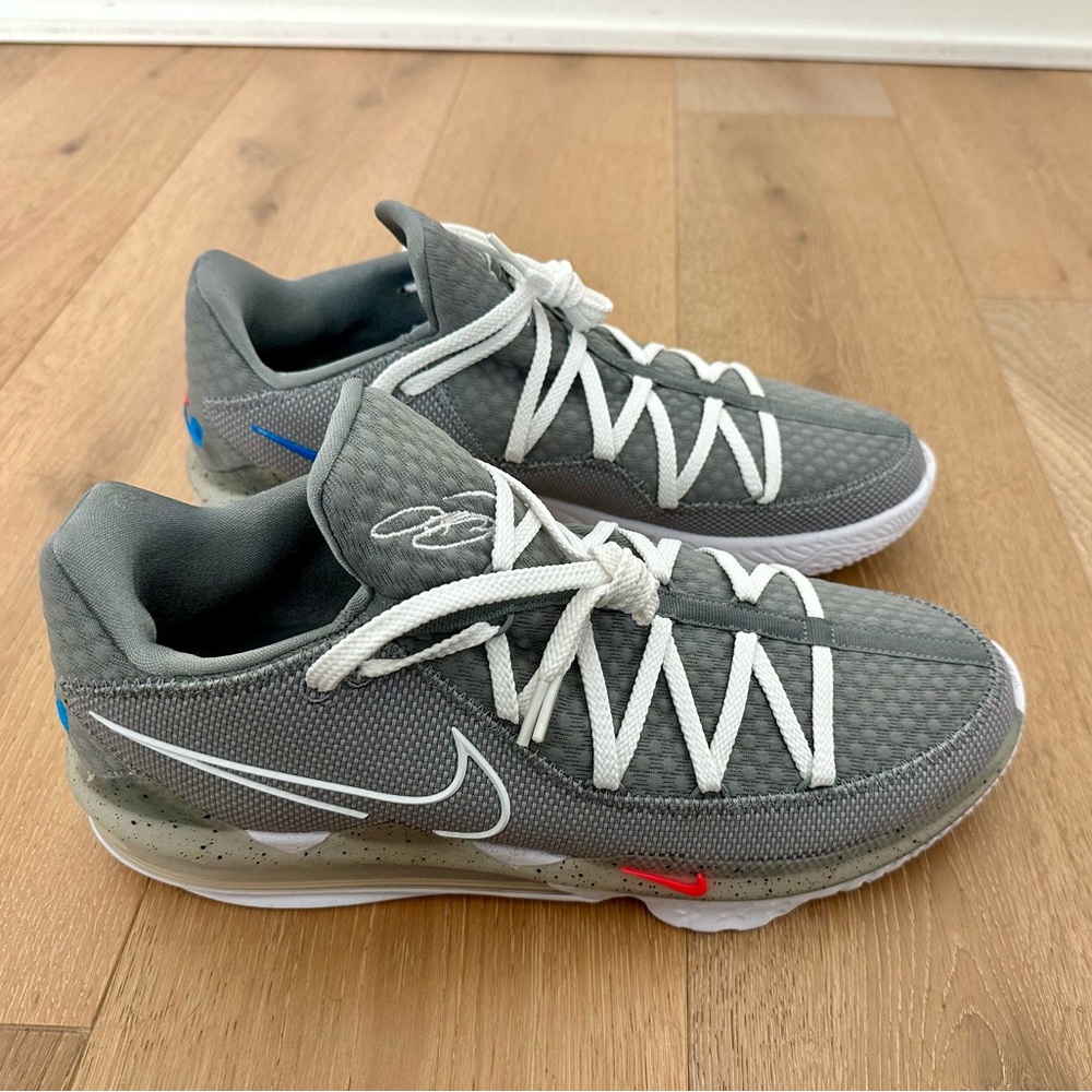Nike LeBron 17 Low Never Worn Size 14